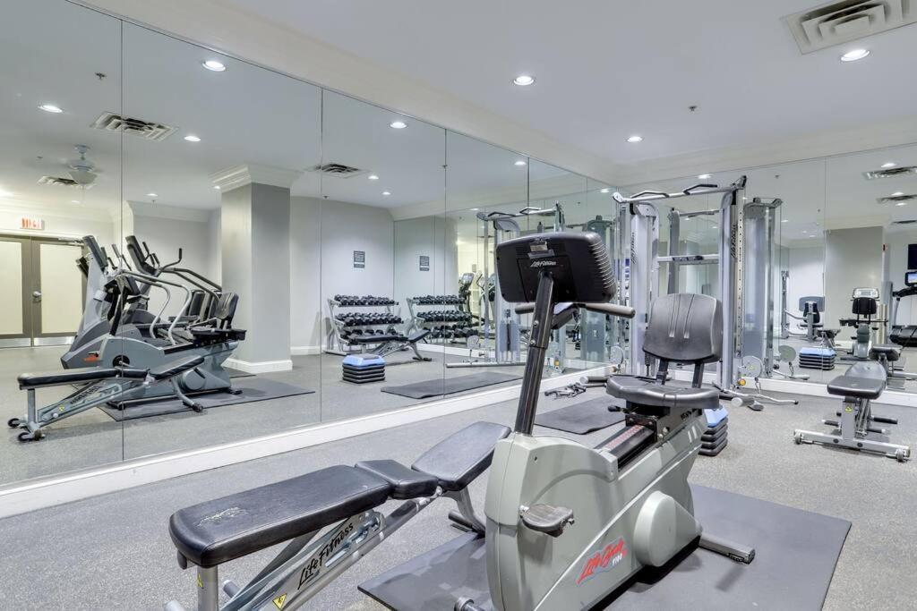 Gorgeous 1 Bedroom Condo At Ballston Place With Gym Арлингтон Экстерьер фото