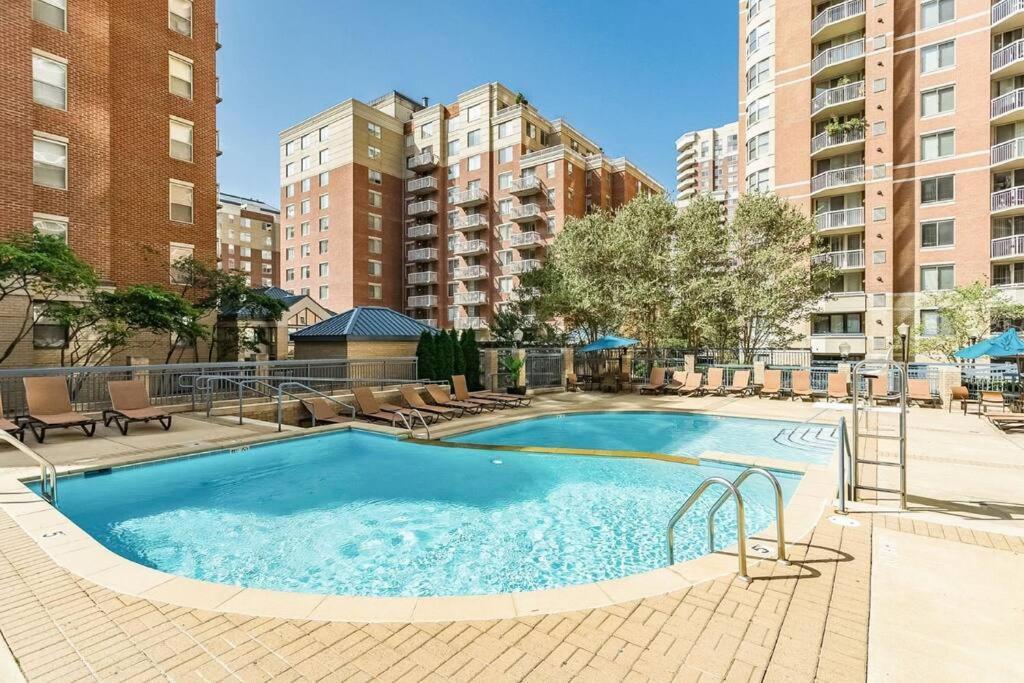 Gorgeous 1 Bedroom Condo At Ballston Place With Gym Арлингтон Экстерьер фото